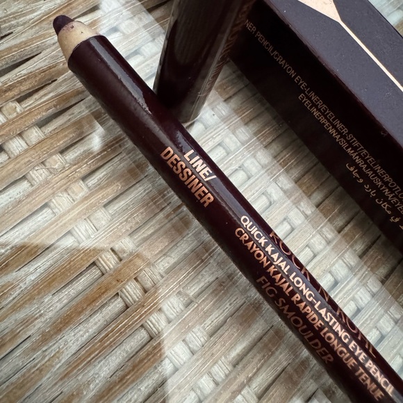 Eye liner - Picture 3 of 5